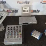 LOTE 032 - 01 RECEPTOR DE SINAL, 02 SERVIDORES DE VÍDEO EM REDE, 1 MESA DE SOM, 01 SUPORTE PARA TV E 01 BASE DE MICROSCÓPIO. (NO ESTADO) ATENÇÃO! FAZER A VISITAÇÃO ANTES DE ARREMATAR, NÃO SABEMOS SE FUNCIONA, LEILÃO NÃO TEM GARANTIA E NEM DEVOLUÇÃO, SUJEITO A POSSÍVEIS AVARIAS VISÍVEIS/OCULTAS E/OU AUSÊNCIA DE COMPONENTES.