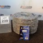 LOTE 239 - 01 ROLO DE ARAME FARPADO COM 500M. (NO ESTADO) ATENÇÃO! FAZER A VISITAÇÃO ANTES DE ARREMATAR, NÃO SABEMOS SE FUNCIONA, LEILÃO NÃO TEM GARANTIA E NEM DEVOLUÇÃO, SUJEITO A POSSÍVEIS AVARIAS VISÍVEIS/OCULTAS E/OU AUSÊNCIA DE COMPONENTES.