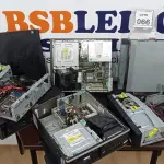 LOTE 066 - 05 CPU’S MARCAS E MODELOS DIVERSOS. (NO ESTADO) ATENÇÃO! FAZER A VISITAÇÃO ANTES DE ARREMATAR, NÃO SABEMOS SE FUNCIONA, LEILÃO NÃO TEM GARANTIA E NEM DEVOLUÇÃO, SUJEITO A POSSÍVEIS AVARIAS VISÍVEIS/OCULTAS E/OU AUSÊNCIA DE COMPONENTES.