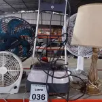 LOTE 036 - 03 VENTILADORES MARCAS E MODELOS DIVERSOS, 01 ABAJUR E 01 ENCERADEIRA MARCA ELECTROLUX. (NO ESTADO) ATENÇÃO! FAZER A VISITAÇÃO ANTES DE ARREMATAR, NÃO SABEMOS SE FUNCIONA, LEILÃO NÃO TEM GARANTIA E NEM DEVOLUÇÃO, SUJEITO A POSSÍVEIS AVARIAS VISÍVEIS/OCULTAS E/OU AUSÊNCIA DE COMPONENTES.