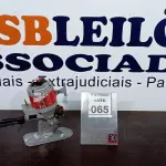 LOTE 065 - 01 MÁQUINA DE CORTAR TECIDO. (NO ESTADO) ATENÇÃO! FAZER A VISITAÇÃO ANTES DE ARREMATAR, NÃO SABEMOS SE FUNCIONA, LEILÃO NÃO TEM GARANTIA E NEM DEVOLUÇÃO, SUJEITO A POSSÍVEIS AVARIAS VISÍVEIS/OCULTAS E/OU AUSÊNCIA DE COMPONENTES.