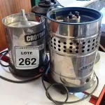 LOTE 262 - 04 BASES DE LIQUIDIFICADOR INDUSTRIAL. (NO ESTADO) ATENÇÃO! FAZER A VISITAÇÃO ANTES DE ARREMATAR, NÃO SABEMOS SE FUNCIONA, LEILÃO NÃO TEM GARANTIA E NEM DEVOLUÇÃO, SUJEITO A POSSÍVEIS AVARIAS VISÍVEIS/OCULTAS E/OU AUSÊNCIA DE COMPONENTES.