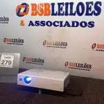 LOTE 279 - 01 PROJETOR SONY. (NO ESTADO) ATENÇÃO! FAZER A VISITAÇÃO ANTES DE ARREMATAR, NÃO SABEMOS SE FUNCIONA, LEILÃO NÃO TEM GARANTIA E NEM DEVOLUÇÃO, SUJEITO A POSSÍVEIS AVARIAS VISÍVEIS/OCULTAS E/OU AUSÊNCIA DE COMPONENTES.