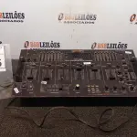 LOTE 045 - 01 MIXER DE DJ PMX 3501. (NO ESTADO) ATENÇÃO! FAZER A VISITAÇÃO ANTES DE ARREMATAR, NÃO SABEMOS SE FUNCIONA, LEILÃO NÃO TEM GARANTIA E NEM DEVOLUÇÃO, SUJEITO A POSSÍVEIS AVARIAS VISÍVEIS/OCULTAS E/OU AUSÊNCIA DE COMPONENTES.