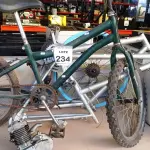 LOTE 234 - 02 QUADROS DE ALUMÍNIO, 01 MOTOR PARA BIKE INCOMPLETO E 01 BIKE INFANTIL. (NO ESTADO) ATENÇÃO! FAZER A VISITAÇÃO ANTES DE ARREMATAR, NÃO SABEMOS SE FUNCIONA, LEILÃO NÃO TEM GARANTIA E NEM DEVOLUÇÃO, SUJEITO A POSSÍVEIS AVARIAS VISÍVEIS/OCULTAS E/OU AUSÊNCIA DE COMPONENTES.