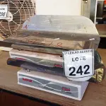 LOTE 242 - 02 BALANÇAS PEDIÁTRICA PESO MAX. 10/25KG. (NO ESTADO) ATENÇÃO! FAZER A VISITAÇÃO ANTES DE ARREMATAR, NÃO SABEMOS SE FUNCIONA, LEILÃO NÃO TEM GARANTIA E NEM DEVOLUÇÃO, SUJEITO A POSSÍVEIS AVARIAS VISÍVEIS/OCULTAS E/OU AUSÊNCIA DE COMPONENTES.