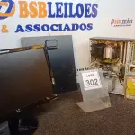 LOTE 302 - 01 CPU A10 PRO 7800, 2RAM, HD500, PLACA DEDICADA 2G E 01 MONITOR LENOVO. (NO ESTADO) ATENÇÃO! FAZER A VISITAÇÃO ANTES DE ARREMATAR, NÃO SABEMOS SE FUNCIONA, LEILÃO NÃO TEM GARANTIA E NEM DEVOLUÇÃO, SUJEITO A POSSÍVEIS AVARIAS VISÍVEIS/OCULTAS E/OU AUSÊNCIA DE COMPONENTES.