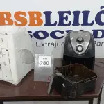 LOTE 280 - 01 FRITADEIRA A AR E 01 PURIFICADOR PARA GARRAFÃO. (NO ESTADO) ATENÇÃO! FAZER A VISITAÇÃO ANTES DE ARREMATAR, NÃO SABEMOS SE FUNCIONA, LEILÃO NÃO TEM GARANTIA E NEM DEVOLUÇÃO, SUJEITO A POSSÍVEIS AVARIAS VISÍVEIS/OCULTAS E/OU AUSÊNCIA DE COMPONENTES.