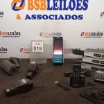 LOTE 019 - 03 SWITCHES 24 PORTAS, 05 CÂMERAS DE MONITORAMENTO DE MODELOS DIVERSOS, 02 FONES OPERADOR, 01 MÁQUINA DE CARTÃO E 01 TELEFONE. (NO ESTADO) ATENÇÃO! FAZER A VISITAÇÃO ANTES DE ARREMATAR, NÃO SABEMOS SE FUNCIONA, LEILÃO NÃO TEM GARANTIA E NEM DEVOLUÇÃO, SUJEITO A POSSÍVEIS AVARIAS VISÍVEIS/OCULTAS E/OU AUSÊNCIA DE COMPONENTES.