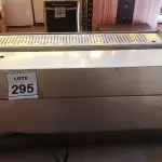 LOTE 295 - 01 MÁQUINA DE CAFÉ EXPRESSO INDUSTRIAL. (NO ESTADO) ATENÇÃO! FAZER A VISITAÇÃO ANTES DE ARREMATAR, NÃO SABEMOS SE FUNCIONA. LEILÃO NÃO TEM GARANTIA E NEM DEVOLUÇÃO, SUJEITO A POSSÍVEIS AVARIAS VISÍVEIS/OCULTAS E/OU AUSÊNCIA DE COMPONENTES.