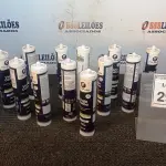LOTE 298 - 12 BISNAGAS DE VEDA CALHA MARCA POLIPLÁS. (NO ESTADO) ATENÇÃO! FAZER A VISITAÇÃO ANTES DE ARREMATAR, NÃO SABEMOS SE FUNCIONA, LEILÃO NÃO TEM GARANTIA E NEM DEVOLUÇÃO, SUJEITO A POSSÍVEIS AVARIAS VISÍVEIS/OCULTAS E/OU AUSÊNCIA DE COMPONENTES.