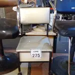 LOTE 275 - 02 CADEIRAS PARA CABELEREIRO E 01 BANCO DE MANICURE. (NO ESTADO) ATENÇÃO! FAZER A VISITAÇÃO ANTES DE ARREMATAR, NÃO SABEMOS SE FUNCIONA, LEILÃO NÃO TEM GARANTIA E NEM DEVOLUÇÃO, SUJEITO A POSSÍVEIS AVARIAS VISÍVEIS/OCULTAS E/OU AUSÊNCIA DE COMPONENTES.