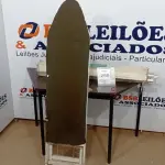 LOTE 265 - 01 TABUA DE PASSAR ROUPA E 01 BASE PARA TENTA. (NO ESTADO) ATENÇÃO! FAZER A VISITAÇÃO ANTES DE ARREMATAR, NÃO SABEMOS SE FUNCIONA, LEILÃO NÃO TEM GARANTIA E NEM DEVOLUÇÃO, SUJEITO A POSSÍVEIS AVARIAS VISÍVEIS/OCULTAS E/OU AUSÊNCIA DE COMPONENTES.