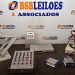 LOTE 032 - 01 RECEPTOR DE SINAL, 02 SERVIDORES DE VÍDEO EM REDE, 1 MESA DE SOM, 01 SUPORTE PARA TV E 01 BASE DE MICROSCÓPIO. (NO ESTADO) ATENÇÃO! FAZER A VISITAÇÃO ANTES DE ARREMATAR, NÃO SABEMOS SE FUNCIONA, LEILÃO NÃO TEM GARANTIA E NEM DEVOLUÇÃO, SUJEITO A POSSÍVEIS AVARIAS VISÍVEIS/OCULTAS E/OU AUSÊNCIA DE COMPONENTES.