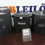 LOTE 059 - 03 FRAGMENTADORES DE PAPEL MARCAS E MODELOS DIVERSOS. (NO ESTADO) ATENÇÃO! FAZER A VISITAÇÃO ANTES DE ARREMATAR, NÃO SABEMOS SE FUNCIONA, LEILÃO NÃO TEM GARANTIA E NEM DEVOLUÇÃO, SUJEITO A POSSÍVEIS AVARIAS VISÍVEIS/OCULTAS E/OU AUSÊNCIA DE COMPONENTES.