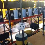 LOTE 274 - 01 ENCERADEIRA ELÉTRICA. (NO ESTADO) ATENÇÃO! FAZER A VISITAÇÃO ANTES DE ARREMATAR, NÃO SABEMOS SE FUNCIONA, LEILÃO NÃO TEM GARANTIA E NEM DEVOLUÇÃO, SUJEITO A POSSÍVEIS AVARIAS VISÍVEIS/OCULTAS E/OU AUSÊNCIA DE COMPONENTES.