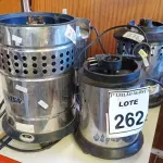 LOTE 262 - 04 BASES DE LIQUIDIFICADOR INDUSTRIAL. (NO ESTADO) ATENÇÃO! FAZER A VISITAÇÃO ANTES DE ARREMATAR, NÃO SABEMOS SE FUNCIONA, LEILÃO NÃO TEM GARANTIA E NEM DEVOLUÇÃO, SUJEITO A POSSÍVEIS AVARIAS VISÍVEIS/OCULTAS E/OU AUSÊNCIA DE COMPONENTES.