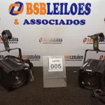 LOTE 005 - 02 REFLETORES DE PALCO. (NO ESTADO) ATENÇÃO! FAZER A VISITAÇÃO ANTES DE ARREMATAR, NÃO SABEMOS SE FUNCIONA, LEILÃO NÃO TEM GARANTIA E NEM DEVOLUÇÃO, SUJEITO A POSSÍVEIS AVARIAS VISÍVEIS/OCULTAS E/OU AUSÊNCIA DE COMPONENTES.
