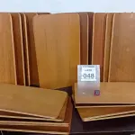 LOTE 048 - 20 PLACAS DE MADEIRA. (NO ESTADO) ATENÇÃO! FAZER A VISITAÇÃO ANTES DE ARREMATAR, NÃO SABEMOS SE FUNCIONA, LEILÃO NÃO TEM GARANTIA E NEM DEVOLUÇÃO, SUJEITO A POSSÍVEIS AVARIAS VISÍVEIS/OCULTAS E/OU AUSÊNCIA DE COMPONENTES.
