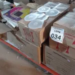 LOTE 034 - 01 LOTE COM GRANDE QUANTIDADE DE CAPAS PARA CD, FILTROS ANTI- REFLEXÍVEIS ROLOS DE RECARGA PARA USO EM CARTUCHOS E ACESSÓRIOS PARA PASTAS. (NO ESTADO) ATENÇÃO! FAZER A VISITAÇÃO ANTES DE ARREMATAR, NÃO SABEMOS SE FUNCIONA, LEILÃO NÃO TEM GARANTIA E NEM DEVOLUÇÃO, SUJEITO A POSSÍVEIS AVARIAS VISÍVEIS/OCULTAS E/OU AUSÊNCIA DE COMPONENTES.
