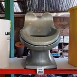 LOTE 266 - 01 LAVATÓRIO DE CABELO. (NO ESTADO) ATENÇÃO! FAZER A VISITAÇÃO ANTES DE ARREMATAR, NÃO SABEMOS SE FUNCIONA, LEILÃO NÃO TEM GARANTIA E NEM DEVOLUÇÃO, SUJEITO A POSSÍVEIS AVARIAS VISÍVEIS/OCULTAS E/OU AUSÊNCIA DE COMPONENTES.