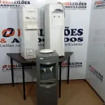 LOTE 235 - 03 BEBEDOUROS PARA GARRAFÃO. (NO ESTADO) ATENÇÃO! FAZER A VISITAÇÃO ANTES DE ARREMATAR, NÃO SABEMOS SE FUNCIONA, LEILÃO NÃO TEM GARANTIA E NEM DEVOLUÇÃO, SUJEITO A POSSÍVEIS AVARIAS VISÍVEIS/OCULTAS E/OU AUSÊNCIA DE COMPONENTES.