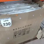 LOTE 230 - 01 LOTE COM GRANDE QUANTIDADE DE CALHAS E LÂMPADAS DE LED. (NO ESTADO) ATENÇÃO! FAZER A VISITAÇÃO ANTES DE ARREMATAR, NÃO SABEMOS SE FUNCIONA, LEILÃO NÃO TEM GARANTIA E NEM DEVOLUÇÃO, SUJEITO A POSSÍVEIS AVARIAS VISÍVEIS/OCULTAS E/OU AUSÊNCIA DE COMPONENTES