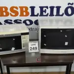 LOTE 249 - 02 MICRO-ONDAS. (NO ESTADO) ATENÇÃO! FAZER A VISITAÇÃO ANTES DE ARREMATAR, NÃO SABEMOS SE FUNCIONA, LEILÃO NÃO TEM GARANTIA E NEM DEVOLUÇÃO, SUJEITO A POSSÍVEIS AVARIAS VISÍVEIS/OCULTAS E/OU AUSÊNCIA DE COMPONENTES