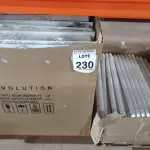 LOTE 230 - 01 LOTE COM GRANDE QUANTIDADE DE CALHAS E LÂMPADAS DE LED. (NO ESTADO) ATENÇÃO! FAZER A VISITAÇÃO ANTES DE ARREMATAR, NÃO SABEMOS SE FUNCIONA, LEILÃO NÃO TEM GARANTIA E NEM DEVOLUÇÃO, SUJEITO A POSSÍVEIS AVARIAS VISÍVEIS/OCULTAS E/OU AUSÊNCIA DE COMPONENTES