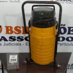LOTE 266 - 01 ASPIRADOR INDUSTRIAL ELECTROLUX MODELO ULTRALUX 50 INCOMPLETO. (NO ESTADO) ATENÇÃO! FAZER A VISITAÇÃO ANTES DE ARREMATAR, NÃO SABEMOS SE FUNCIONA, LEILÃO NÃO TEM GARANTIA E NEM DEVOLUÇÃO, SUJEITO A POSSÍVEIS AVARIAS VISÍVEIS/OCULTAS E/OU AUSÊNCIA DE COMPONENTES.