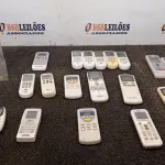 LOTE 207 - 01 LOTE COM VÁRIOS CONTROLES DE AR CONDICIONADO. (NO ESTADO) ATENÇÃO! FAZER A VISITAÇÃO ANTES DE ARREMATAR, NÃO SABEMOS SE FUNCIONA, LEILÃO NÃO TEM GARANTIA E NEM DEVOLUÇÃO, SUJEITO A POSSÍVEIS AVARIAS VISÍVEIS/OCULTAS E/OU AUSÊNCIA DE COMPONENTES