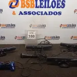 LOTE 160 - 04 KINECT DE XBOX, 01 MICROFONE E 02 JOYSTICKS. (NO ESTADO) ATENÇÃO! FAZER A VISITAÇÃO ANTES DE ARREMATAR, NÃO SABEMOS SE FUNCIONA, LEILÃO NÃO TEM GARANTIA E NEM DEVOLUÇÃO, SUJEITO A POSSÍVEIS AVARIAS VISÍVEIS/OCULTAS E/OU AUSÊNCIA DE COMPONENTES.