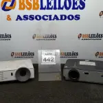 LOTE 442 - 01 PROJETOR MARCA EPSON E 01 PROJETOR MARCA LG. (NO ESTADO) ATENÇÃO! FAZER A VISITAÇÃO ANTES DE ARREMATAR, NÃO SABEMOS SE FUNCIONA, LEILÃO NÃO TEM GARANTIA E NEM DEVOLUÇÃO, SUJEITO A POSSÍVEIS AVARIAS VISÍVEIS/OCULTAS E/OU AUSÊNCIA DE COMPONENTES.