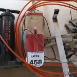 LOTE 458 - 01 ASPIRADOR DE PÓ, 02 BOMBAS PARA ENCHER COLCHÃO INFLÁVEL, 01 CABO DE COMANDO, 10 MANILHAS/SAPATILHAS PARA CABO E 01 SUPORTE PARA MICRO-ONDAS. (NO ESTADO) ATENÇÃO! FAZER A VISITAÇÃO ANTES DE ARREMATAR, NÃO SABEMOS SE FUNCIONA, LEILÃO NÃO TEM GARANTIA E NEM DEVOLUÇÃO, SUJEITO A POSSÍVEIS AVARIAS VISÍVEIS/OCULTAS E/OU AUSÊNCIA DE COMPONENTES.