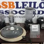 LOTE 090 - 02 PANELAS ELÉTRICAS, 02 LIQUIDIFICADORES E 01 PROCESSADOR DE ALIMENTOS. (NO ESTADO) ATENÇÃO! FAZER A VISITAÇÃO ANTES DE ARREMATAR, NÃO SABEMOS SE FUNCIONA, LEILÃO NÃO TEM GARANTIA E NEM DEVOLUÇÃO, SUJEITO A POSSÍVEIS AVARIAS VISÍVEIS/OCULTAS E/OU AUSÊNCIA DE COMPONENTES.