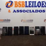 LOTE 179 - 10 CELULARES MARCA POSITIVO. (NO ESTADO) ATENÇÃO! FAZER A VISITAÇÃO ANTES DE ARREMATAR, NÃO SABEMOS SE FUNCIONA, LEILÃO NÃO TEM GARANTIA E NEM DEVOLUÇÃO, SUJEITO A POSSÍVEIS AVARIAS VISÍVEIS/OCULTAS E/OU AUSÊNCIA DE COMPONENTES