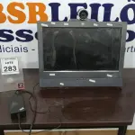 LOTE 283 - 01 MONITOR COM WEB CAM MARCA HUAWEI. (NO ESTADO) ATENÇÃO! FAZER A VISITAÇÃO ANTES DE ARREMATAR, NÃO SABEMOS SE FUNCIONA, LEILÃO NÃO TEM GARANTIA E NEM DEVOLUÇÃO, SUJEITO A POSSÍVEIS AVARIAS VISÍVEIS/OCULTAS E/OU AUSÊNCIA DE COMPONENTES.