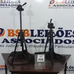 LOTE 408 - 02 TRIPÉS PARA CÂMERAS MARCA TOMATE. (NO ESTADO) ATENÇÃO! FAZER A VISITAÇÃO ANTES DE ARREMATAR, NÃO SABEMOS SE FUNCIONA, LEILÃO NÃO TEM GARANTIA E NEM DEVOLUÇÃO, SUJEITO A POSSÍVEIS AVARIAS VISÍVEIS/OCULTAS E/OU AUSÊNCIA DE COMPONENTES.