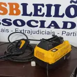 LOTE 153 - 01 LAVADORA DE ALTA PRESSÃO MARCA ELECTROLUX PRESSÃO. (NO ESTADO) ATENÇÃO! FAZER A VISITAÇÃO ANTES DE ARREMATAR, NÃO SABEMOS SE FUNCIONA, LEILÃO NÃO TEM GARANTIA E NEM DEVOLUÇÃO, SUJEITO A POSSÍVEIS AVARIAS VISÍVEIS/OCULTAS E/OU AUSÊNCIA DE COMPONENTES.