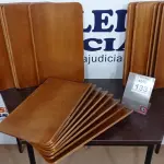 LOTE 133 - 20 PLACAS DE MADEIRA. (NO ESTADO) ATENÇÃO! FAZER A VISITAÇÃO ANTES DE ARREMATAR, NÃO SABEMOS SE FUNCIONA, LEILÃO NÃO TEM GARANTIA E NEM DEVOLUÇÃO, SUJEITO A POSSÍVEIS AVARIAS VISÍVEIS/OCULTAS E/OU AUSÊNCIA DE COMPONENTES.
