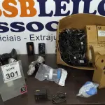 LOTE 301 - 06 FILTROS PARA RESPIRADOR DE TANQUE DE ÁGUA, 03 CELULARES MODELOS ANTIGOS MARCAS DIVERSAS E VÁRIOS LEITORES DE CÓDIGOS DE BARRA. (NO ESTADO) ATENÇÃO! FAZER A VISITAÇÃO ANTES DE ARREMATAR, NÃO SABEMOS SE FUNCIONA, LEILÃO NÃO TEM GARANTIA E NEM DEVOLUÇÃO, SUJEITO A POSSÍVEIS AVARIAS VISÍVEIS/OCULTAS E/OU AUSÊNCIA DE COMPONENTES.