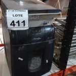 LOTE 411 - 01 FRAGMENTADORA DE PAPEL E 01 BALANÇA COM LEITORA FILIZOLA. (NO ESTADO) ATENÇÃO! FAZER A VISITAÇÃO ANTES DE ARREMATAR, NÃO SABEMOS SE FUNCIONA. LEILÃO NÃO TEM GARANTIA E NEM DEVOLUÇÃO, SUJEITO A POSSÍVEIS AVARIAS VISÍVEIS/OCULTAS E/OU AUSÊNCIA DE COMPONENTES.