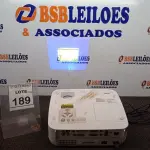 LOTE 189 - 01 PROJETOR COM CABOS MARCA NEC. (NO ESTADO) ATENÇÃO! FAZER A VISITAÇÃO ANTES DE ARREMATAR, NÃO SABEMOS SE FUNCIONA, LEILÃO NÃO TEM GARANTIA E NEM DEVOLUÇÃO, SUJEITO A POSSÍVEIS AVARIAS VISÍVEIS/OCULTAS E/OU AUSÊNCIA DE COMPONENTES