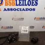 LOTE 169 - 01 CÂMERA NIKON D300 COM LENTE. (NO ESTADO) ATENÇÃO! FAZER A VISITAÇÃO ANTES DE ARREMATAR, NÃO SABEMOS SE FUNCIONA, LEILÃO NÃO TEM GARANTIA E NEM DEVOLUÇÃO, SUJEITO A POSSÍVEIS AVARIAS VISÍVEIS/OCULTAS E/OU AUSÊNCIA DE COMPONENTES