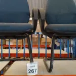 LOTE 267 - 02 CADEIRAS EXECUTIVAS COM PÉS FIXOS. (NO ESTADO) ATENÇÃO! FAZER A VISITAÇÃO ANTES DE ARREMATAR, NÃO SABEMOS SE FUNCIONA, LEILÃO NÃO TEM GARANTIA E NEM DEVOLUÇÃO, SUJEITO A POSSÍVEIS AVARIAS VISÍVEIS/OCULTAS E/OU AUSÊNCIA DE COMPONENTES.