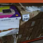 LOTE 244 - 01 LOTE COM GRANDE QUANTIDADE DE CAPAS PARA CD E FILTROS ANTI- REFLEXÍVEIS. (NO ESTADO) ATENÇÃO! FAZER A VISITAÇÃO ANTES DE ARREMATAR, NÃO SABEMOS SE FUNCIONA, LEILÃO NÃO TEM GARANTIA E NEM DEVOLUÇÃO, SUJEITO A POSSÍVEIS AVARIAS VISÍVEIS/OCULTAS E/OU AUSÊNCIA DE COMPONENTES