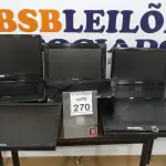LOTE 270 - 08 MONITORES LCD DE MARCAS E MODELOS DIVERSOS. (NO ESTADO) ATENÇÃO! FAZER A VISITAÇÃO ANTES DE ARREMATAR, NÃO SABEMOS SE FUNCIONA. LEILÃO NÃO TEM GARANTIA E NEM DEVOLUÇÃO, SUJEITO A POSSÍVEIS AVARIAS VISÍVEIS/OCULTAS E/OU AUSÊNCIA DE COMPONENTES.