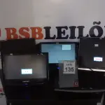 LOTE 135 - 01 LOTE COM VÁRIOS MONITORES MARCAS E MODELOS DIVERSOS. (NO ESTADO) ATENÇÃO! FAZER A VISITAÇÃO ANTES DE ARREMATAR, NÃO SABEMOS SE FUNCIONA, LEILÃO NÃO TEM GARANTIA E NEM DEVOLUÇÃO, SUJEITO A POSSÍVEIS AVARIAS VISÍVEIS/OCULTAS E/OU AUSÊNCIA DE COMPONENTES.