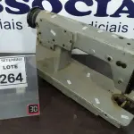 LOTE 264 - 01 MÁQUINA DE COSTURA MARCA YAMATA. (NO ESTADO) ATENÇÃO! FAZER A VISITAÇÃO ANTES DE ARREMATAR, NÃO SABEMOS SE FUNCIONA, LEILÃO NÃO TEM GARANTIA E NEM DEVOLUÇÃO, SUJEITO A POSSÍVEIS AVARIAS VISÍVEIS/OCULTAS E/OU AUSÊNCIA DE COMPONENTES.