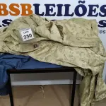 LOTE 250 - 01 LOTE COM CORTINAS. (NO ESTADO) ATENÇÃO! FAZER A VISITAÇÃO ANTES DE ARREMATAR, NÃO SABEMOS SE FUNCIONA, LEILÃO NÃO TEM GARANTIA E NEM DEVOLUÇÃO, SUJEITO A POSSÍVEIS AVARIAS VISÍVEIS/OCULTAS E/OU AUSÊNCIA DE COMPONENTES.
